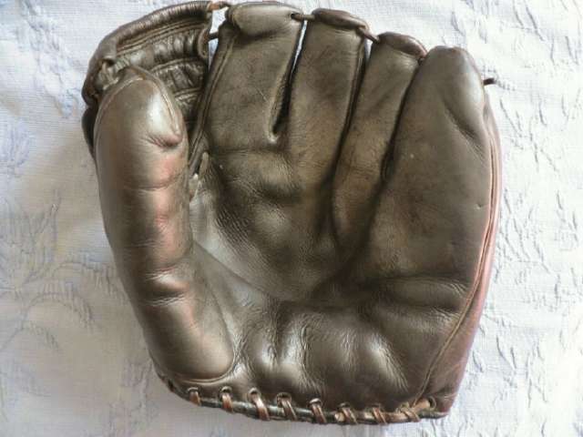 Bobby Doerr MacGregor Goldsmith G111 Front